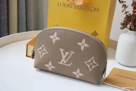 WIS COSMETIC Vuitton Louis POUCH 0427
